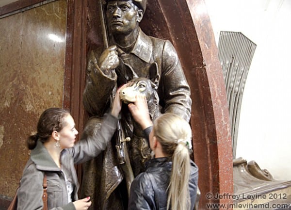 Moscow subway, Russia metro, Moscow metro, statue of dogs, dog, lucky dog, Jeffrey-M-Levine-MD; Jeff-Levine, Dr-Jeffrey-Levine, Jlevinemd, levineartstudio, manhattan, 