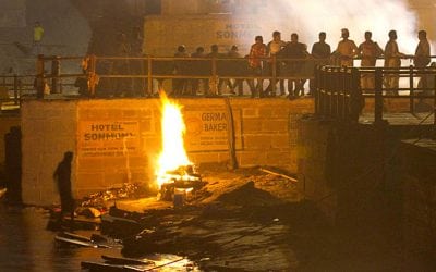 Celebrating Old Age at the Burning Ghats in Benares